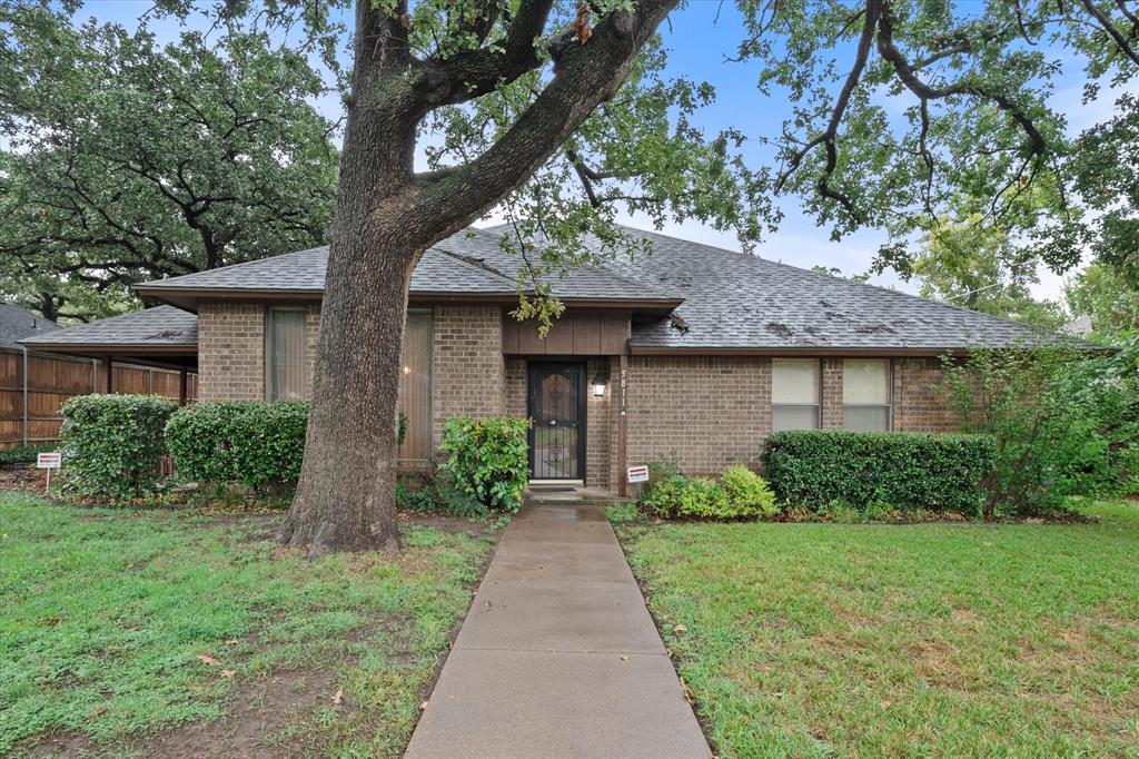 Calumet Dr, Arlington, TX 76017