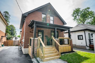 135 Warren Ave, House other with 3 bedrooms, 2 bathrooms and 4 parking in Oshawa ON | Image 1