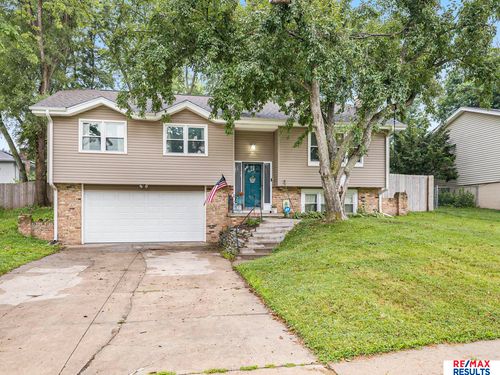 3401 Redwing Dr, Bellevue, NE, 68123-2166 | Card Image
