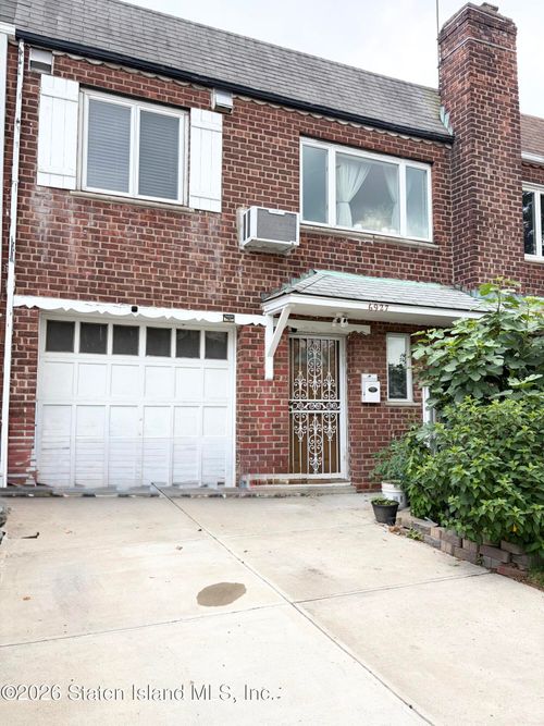69-27 169th St, Fresh Meadows, NY, 11365-3349 | Card Image