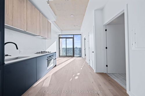 810-2625 Dundas St W, Toronto, ON, M6P0C5 | Card Image