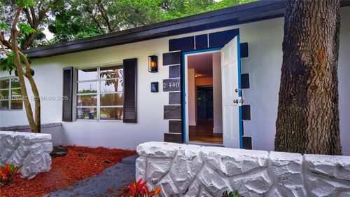 21440 N Miami Ave, Miami Gardens, FL, 33169-2218 | Card Image