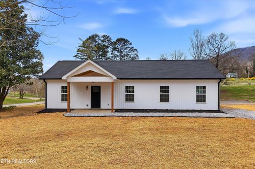 211 Morris St, Harriman, TN, 37748-7433 | Card Image