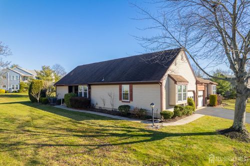 b-14-B John Paul Jones Dr, Monroe, NJ, 08831-5458 | Card Image