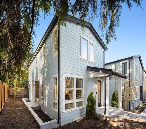 641 18th Ave W, Kirkland, WA, 98033-4819 | Card Image
