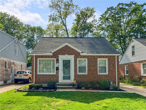 574 Huntmere Dr, Bay Village, OH, 44140-2540 | Card Image