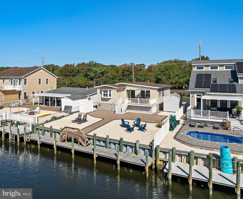 975 Beach Haven West Blvd, Manahawkin, NJ, 08050-3812 | Card Image