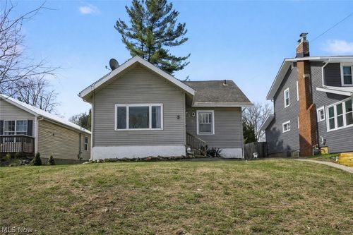 406 Moody St, Akron, OH, 44305-3143 | Card Image