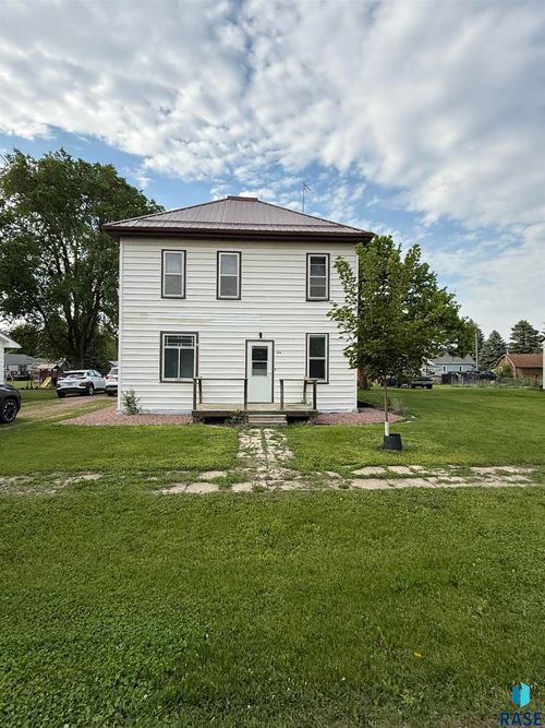 208 E Washington St, Marion, SD, 57043-2025 | Card Image