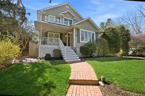 38 Westfield Drive, Huntington, NY, 11721 | Card Image