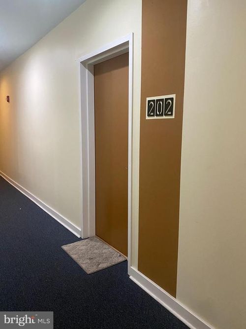 apt-202-4742 Pine St, PHILADELPHIA, PA, 19143-1966 | Card Image