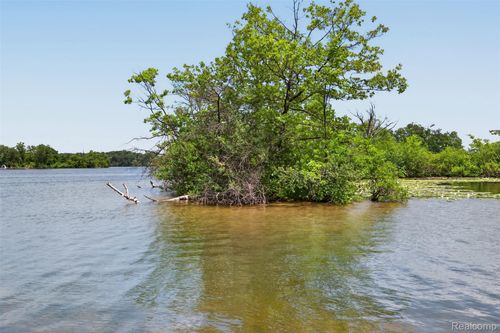 VAC Island On Pontiac Lake, White Lake Charter Township, MI, 48386 | Card Image