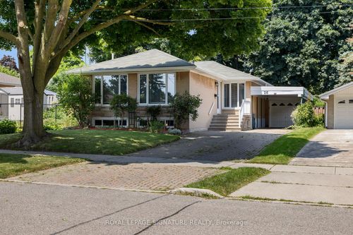 main-26 Paragon Rd, Etobicoke, ON, M9R1J5 | Card Image