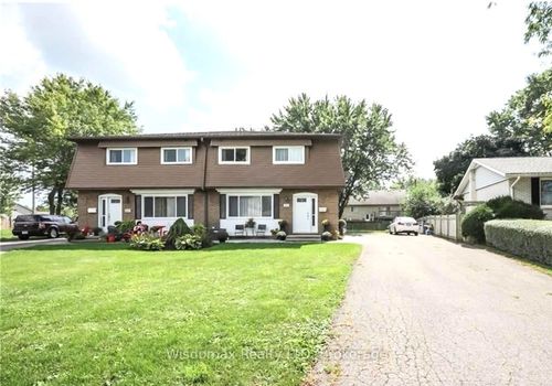 8863 Roosevelt St, Niagara Falls, ON, L2G7A5 | Card Image