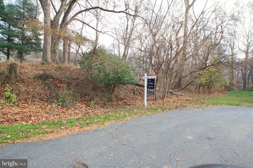 7731 Arrowood Ct, BETHESDA, MD, 20817-2821 | Card Image