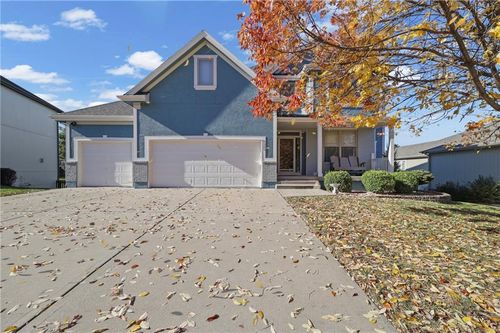 1205 Wiltshire Blvd, Raymore, MO, 64083-8345 | Card Image