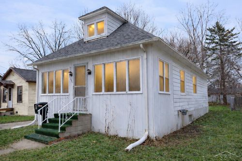 1520 Durand St, Saginaw, MI, 48602-5132 | Card Image