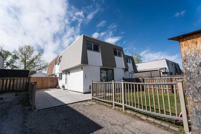 3615 27 A Ave Se, Home with 4 bedrooms, 1 bathrooms and null parking in Calgary AB | Image 2