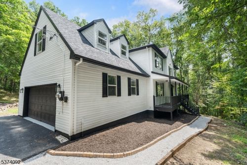 51 Pidgeon Hill Rd, Sussex, NJ, 07461-2731 | Card Image