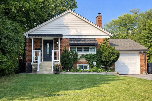 2-29 Khedive Ave, North York, ON, M6A2G1 | Card Image