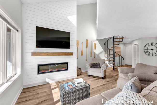 UNIT-21 - 810 S Harbor Dr, Condo with 3 bedrooms, 3 bathrooms and null parking in Grand Haven MI | Image 12