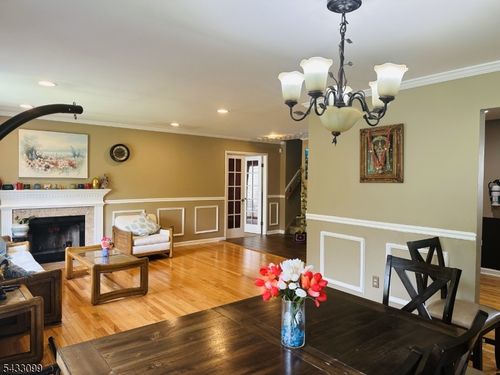 2 Russell Ct, Montville, NJ, 07045-9142 | Card Image