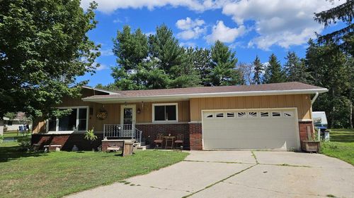 132 School Court, Shawano, WI, 54166 | Card Image