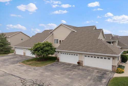W197N17028 Stonewall Drive, Jackson, WI, 53037 | Card Image