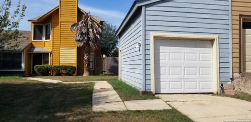 8435 Forest Ridge Dr, San Antonio, TX, 78239-4050 | Card Image