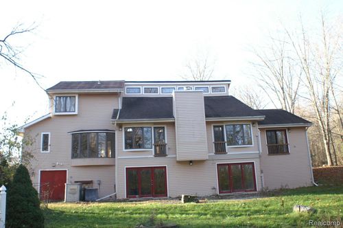 50801 Warren Rd, Canton, MI, 48187-1151 | Card Image