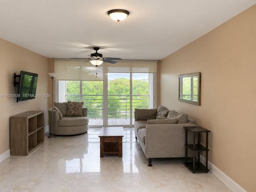 401-9420 Tangerine Pl, Davie, FL, 33324-4445 | Card Image