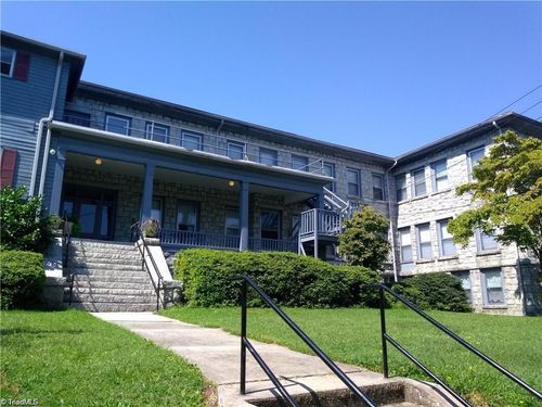 apt-4-327 Cherry St, Mount Airy, NC, 27030-4843 | Card Image
