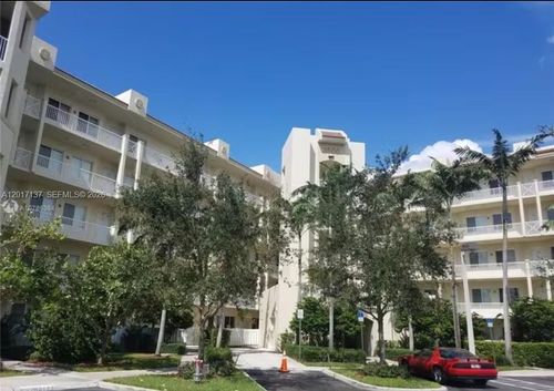 211-3500 Oaks Clubhouse Dr, Pompano Beach, FL, 33069-3686 | Card Image