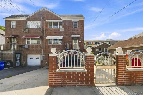 841 Swinton Ave, Bronx, NY, 10465-2218 | Card Image