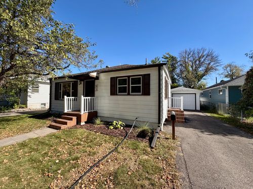 612 16th St N, Moorhead, MN, 56560-2109 | Card Image