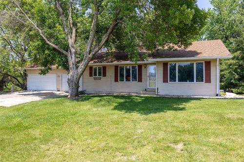 2914 Windy Ridge Rd Ne, Swisher, IA, 52338-9580 | Card Image