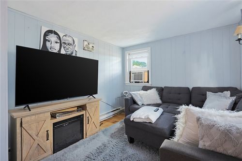 47 Sibyl St, Providence, RI, 02909-5316 | Card Image