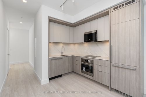 210-6 Greenbriar Rd, North York, ON, M2K0H6 | Card Image