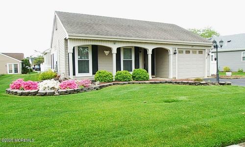 27 Wycombe Way, Lakehurst, NJ, 08759-6653 | Card Image