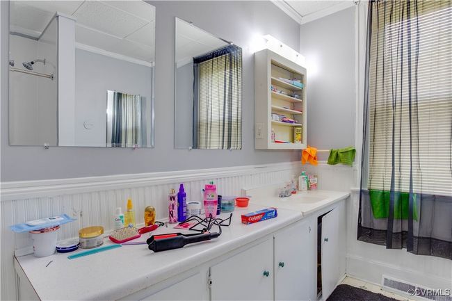 Large vanity | Image 25