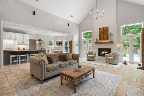 2910 Crossvine Cir, The Woodlands, TX, 77380-1367 | Card Image