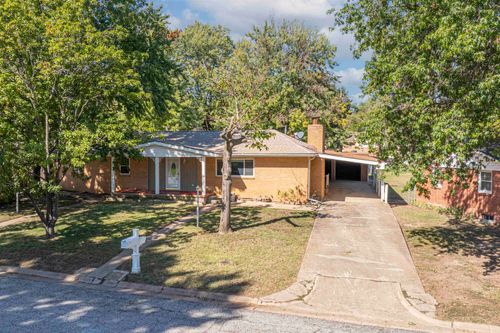 224 Greenway, Arkansas City, KS, 67005 | Card Image