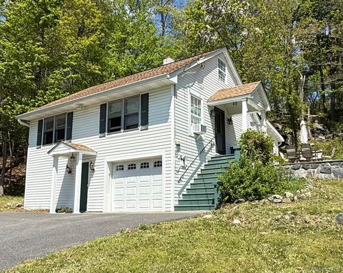 32 Cherry St, Highland Falls, NY, 10928-4941 | Card Image