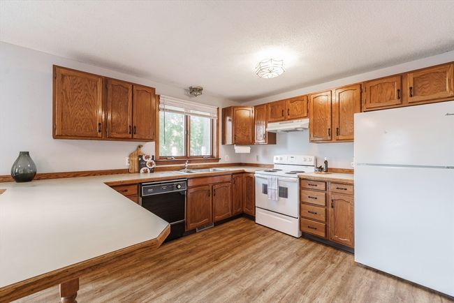 34 Luden St, House other with 2 bedrooms, 2 bathrooms and 2 parking in Springfield MA | Image 5
