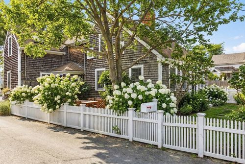 1 Atlantic Ave, Provincetown, MA, 02657 | Card Image