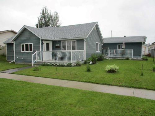 #308 6th Avenue Se, Home with 4 bedrooms, 2 bathrooms and 2 parking in Manning AB | Card Image