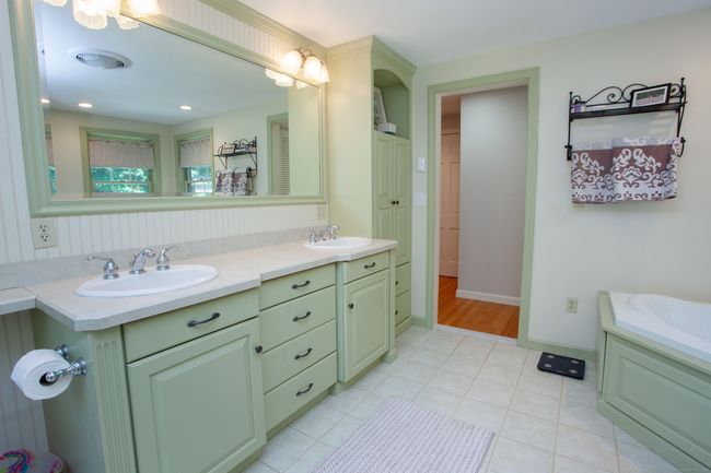 199 E Hartland Rd, House other with 4 bedrooms, 3 bathrooms and null parking in Barkhamsted CT | Image 26
