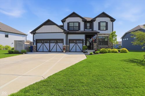 5166 Peachtree Rd, Zionsville, IN, 46077-7776 | Card Image