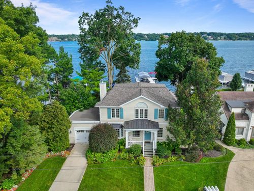 1530 Lake Shore Drive, LAKE GENEVA, WI, 53147 | Card Image
