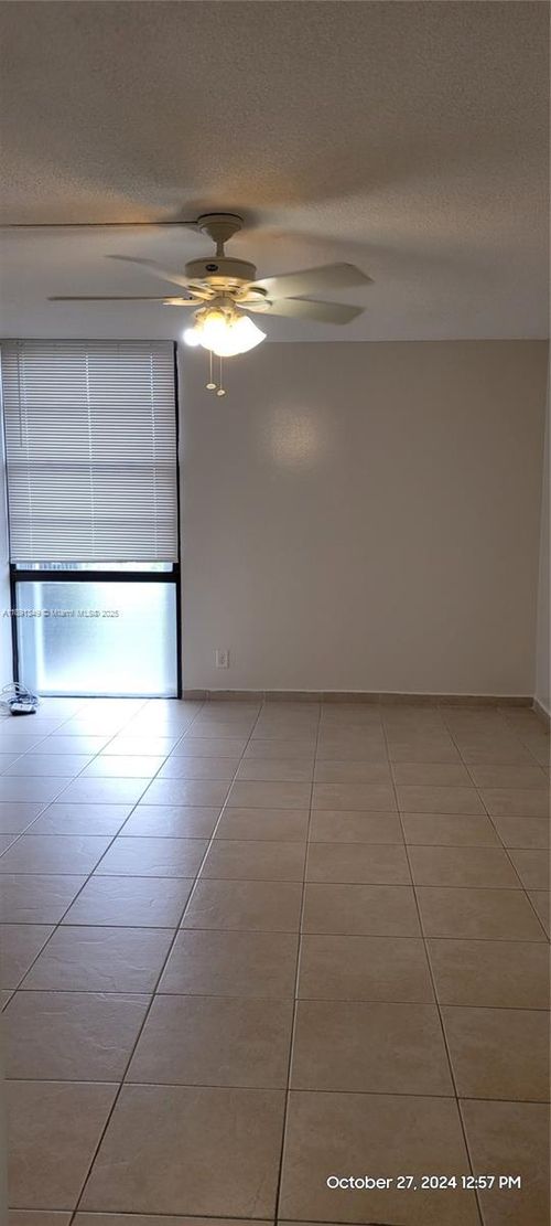 apt-319-3475 N Country Club Dr, Aventura, FL, 33180-1777 | Card Image